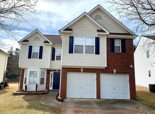 25 Titleist Ct, Newnan, GA 30265