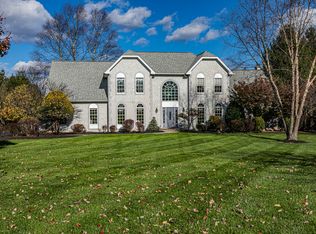 11 Mulberry Ct, Belle Mead, NJ 08502