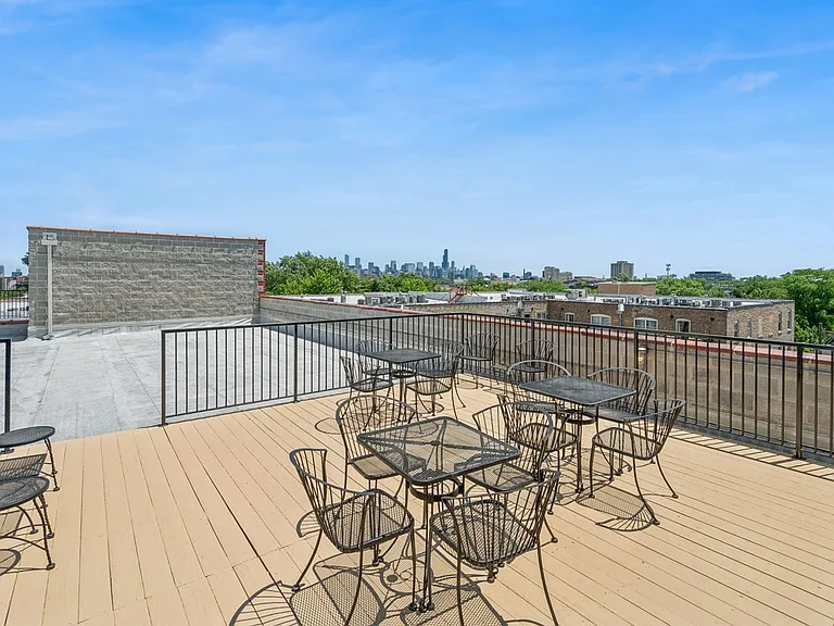 1740 N Maplewood Ave #210 — Photo 11