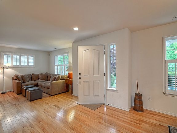 3rd image of 35208 SE Kinsey St