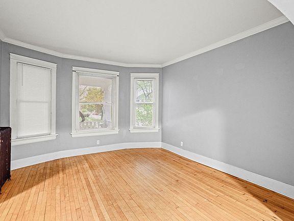 2nd image of 3101 N Bartlett Ave