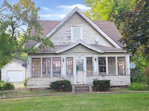 812 Maple Ave E, Mora, MN 55051