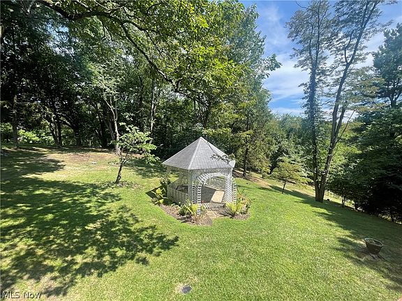 2nd image of 24 Ashwood Dr