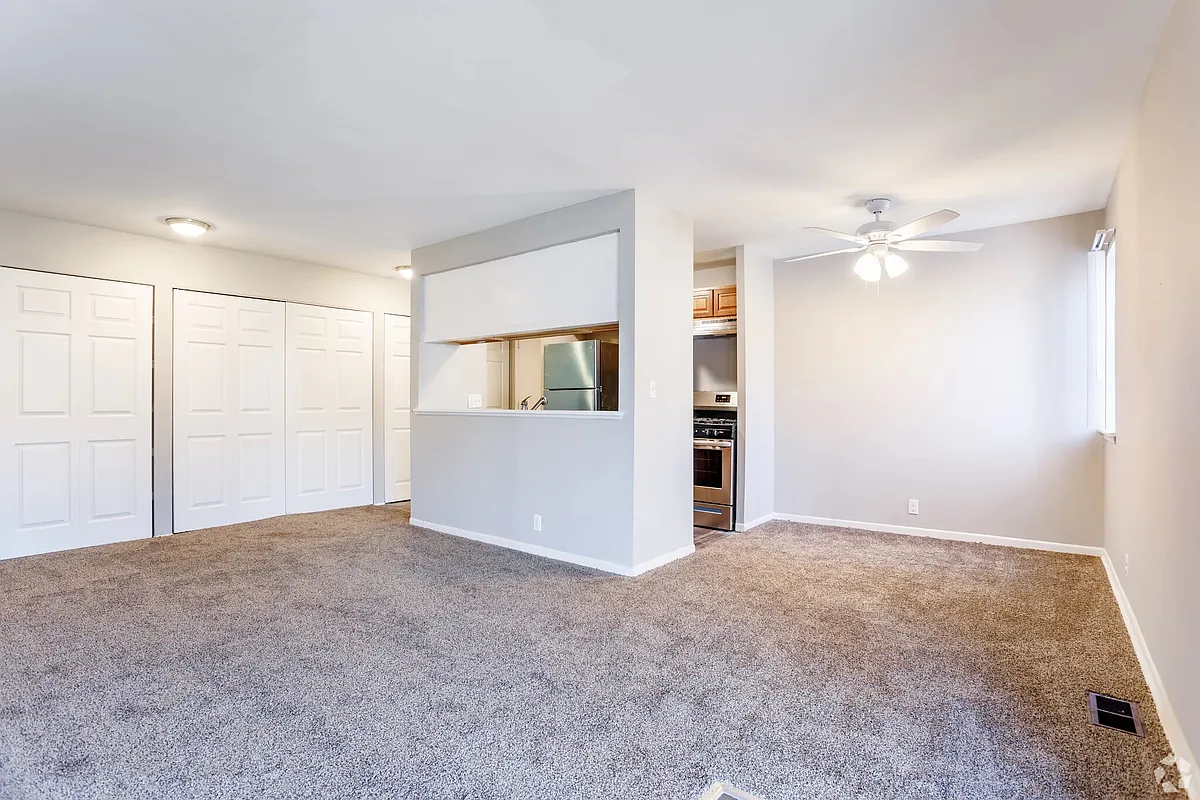 Building Photo - 2232 Dexter Ave #204
