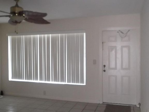 3rd image of 892 Belmont Dr