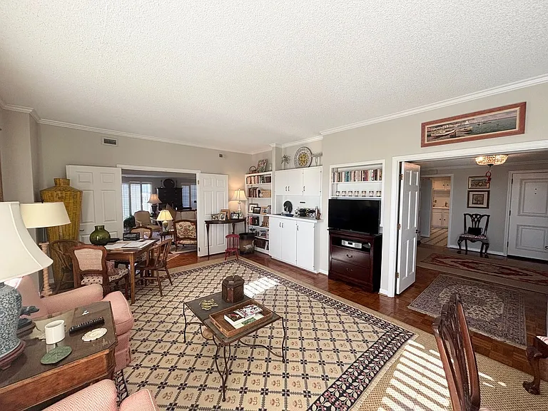 1829 Senate St #9C — Photo 11