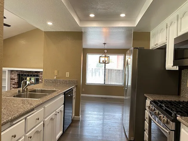 11412 Marwick Dr — Photo 12