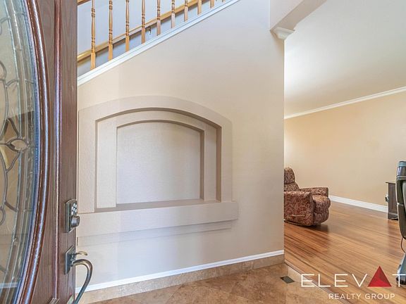 4th image of 8171 Chantry Ct