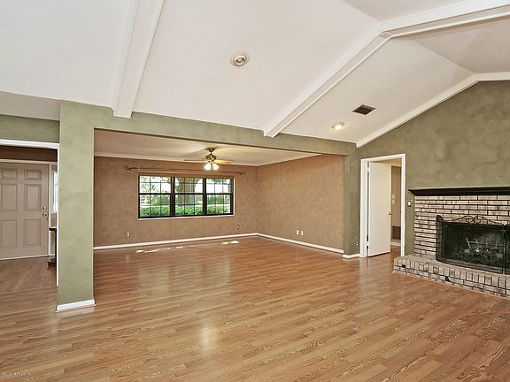 4th image of 3726 Colony Cove Trl