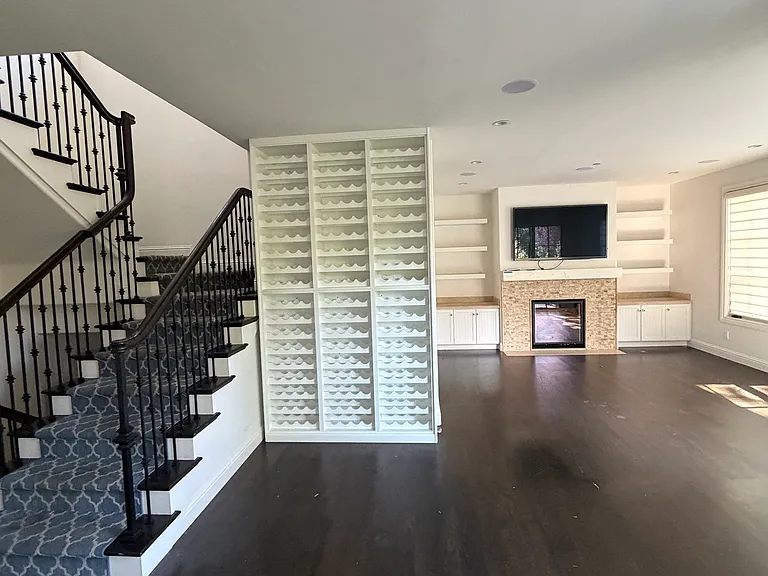 2509 Easton Dr — Photo 5