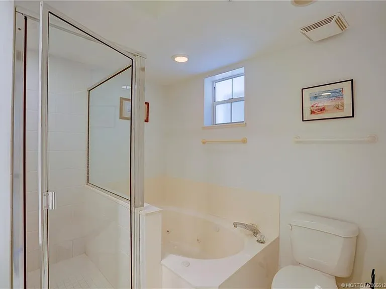 5750 NE Island Cove Way #3203 — Photo 44