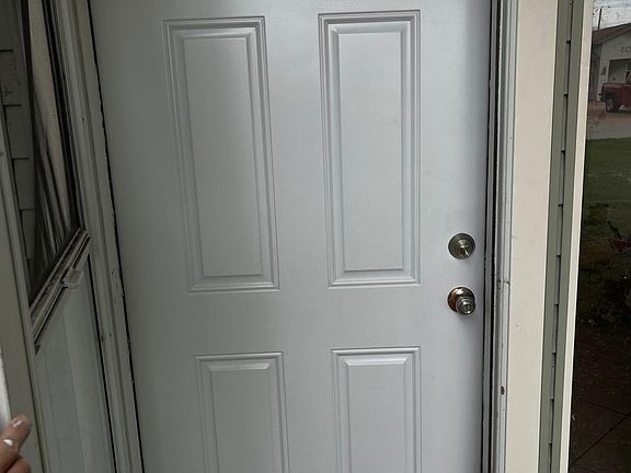 3rd image of 604 102nd Ave N