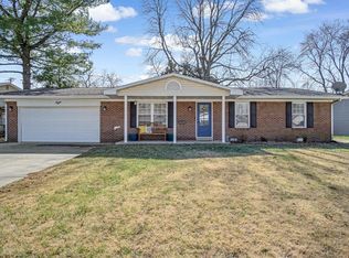 8 Coachlite Dr, Millstadt, IL 62260