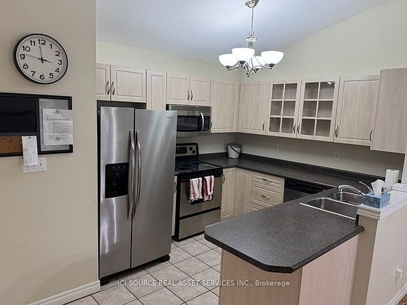 5th image of 1799 Castleton Ave