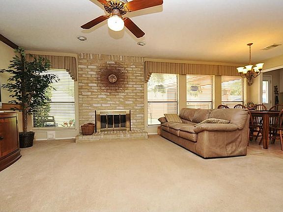 5th image of 2907 Green Fields Dr