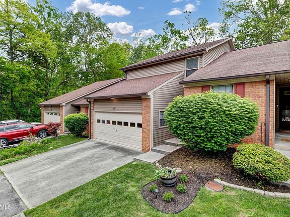 2nd image of 437 Amanda Cir