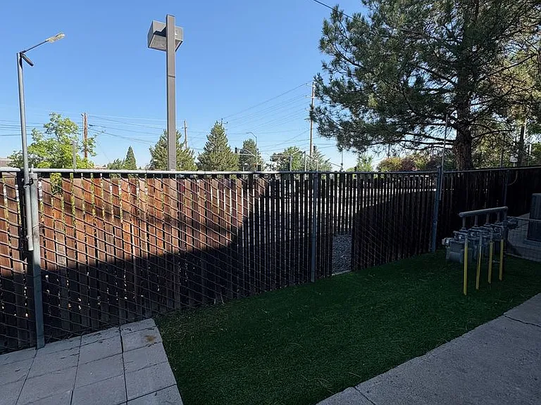 1131 Hunter Lake Dr — Photo 2