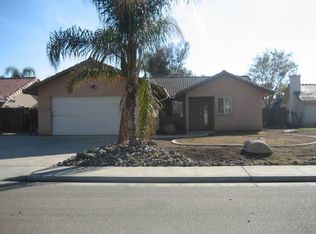 1195 Poplar Ct, Hanford, CA 93230