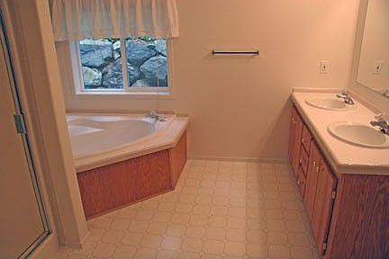 5th image of 113 NW 205th St