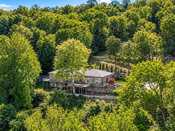 3rd image of 99 Grandview Rd