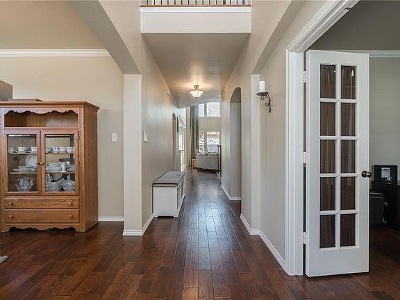4th image of 7201 Claridge Ln