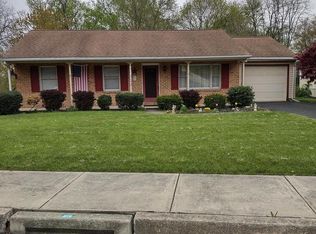 32 3rd St, Akron, PA 17501