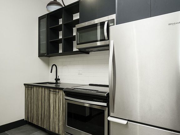 5th image of 797 Sterling Pl APT 2A
