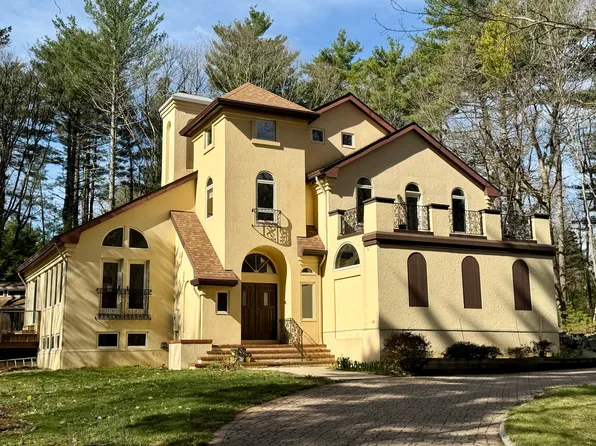 268 Concord Rd, Weston, MA 02493