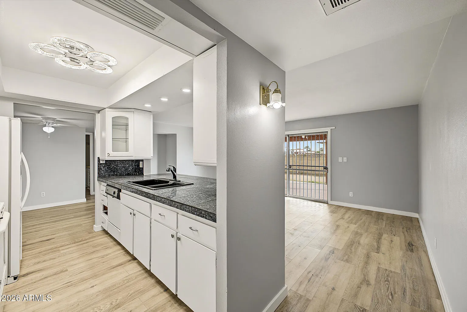 4209 W Missouri Ave - Property Image