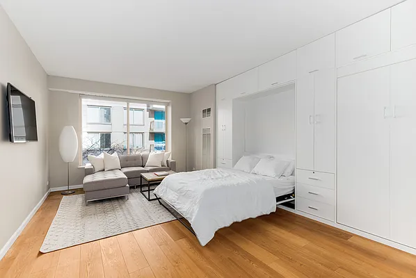 Rented by Compass | media 18