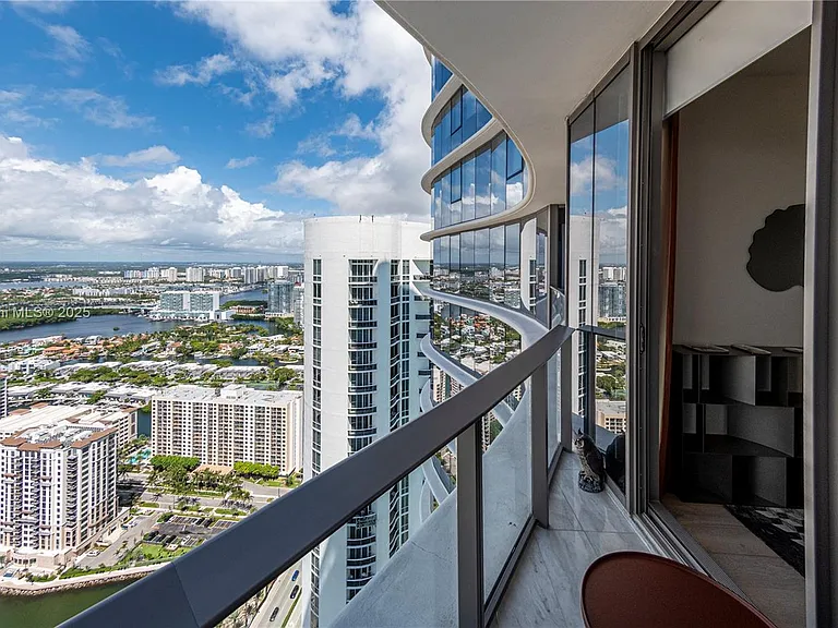 15701 Collins Ave #4403 — Photo 28