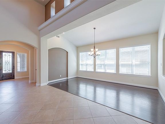 5th image of 32718 Wingfoot Cir