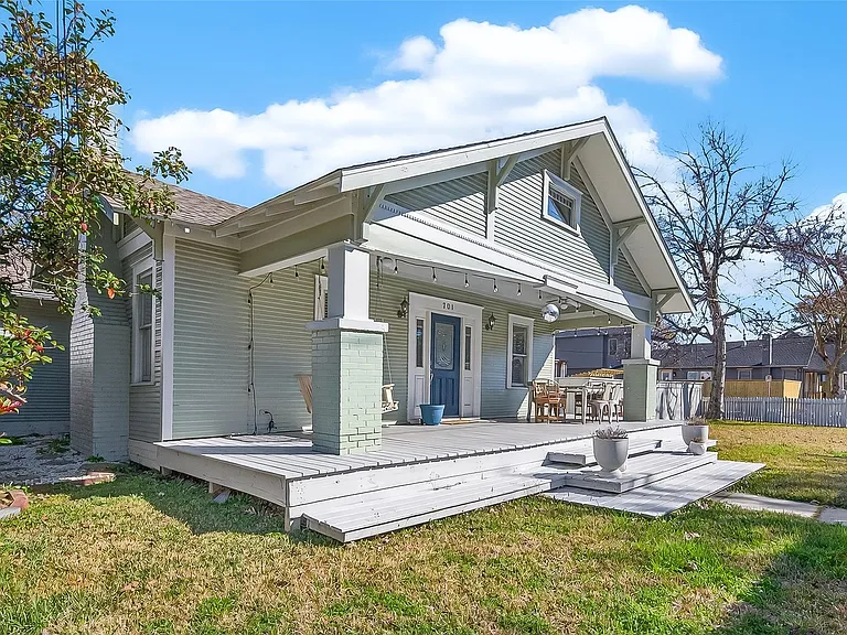 701 Highland St — Photo 6
