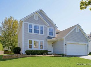 3221 Hopewell Dr, Aurora, IL 60502