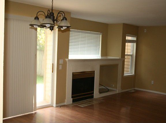 3rd image of 823 Pine Ave