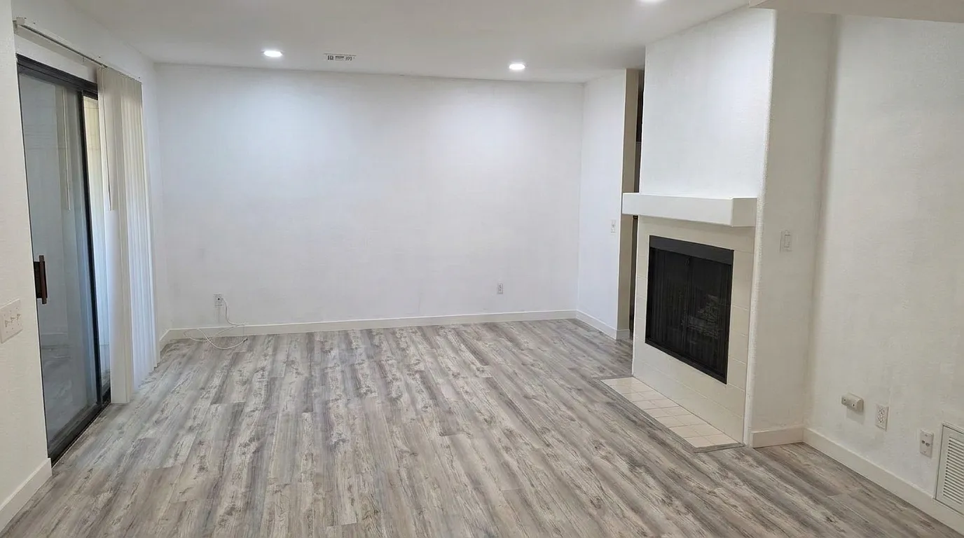 2 bed, 881 sqft, $2,895 — Photo 4