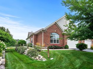 4115 Coyote Lakes Cir, Lake In The Hills, IL 60156