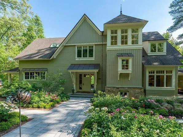 636 Arrowhead Dr, Earlysville, VA 22936