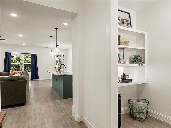 4th image of 5507 Stonegate Cir