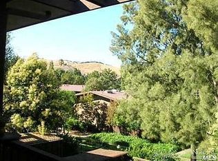 104 Surrey Ln, San Rafael, CA 94903