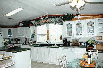 Kitchen/large Island/great Storage
