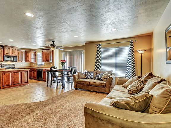5th image of 2499 N Garden Dr
