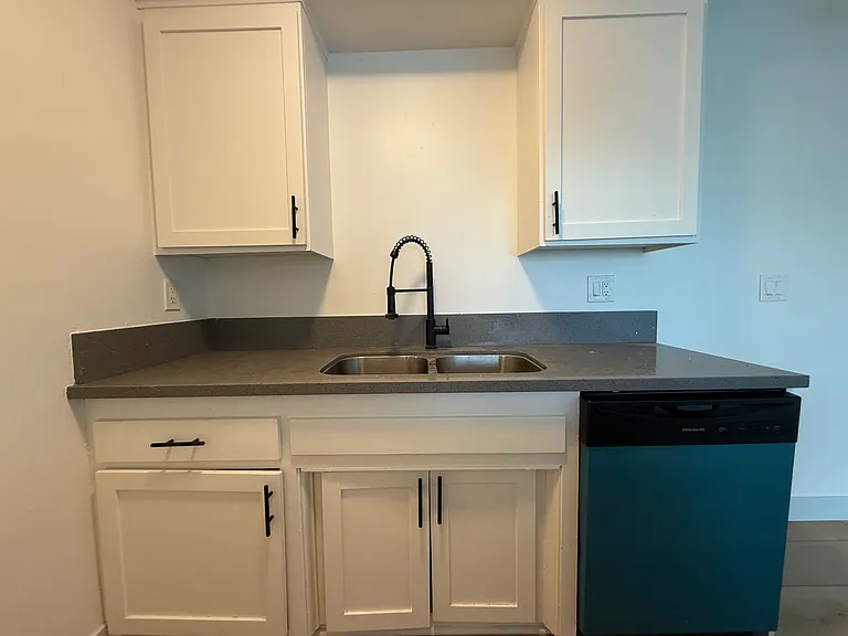 1135 Martin Luther King Jr Ave #14 — Photo 7