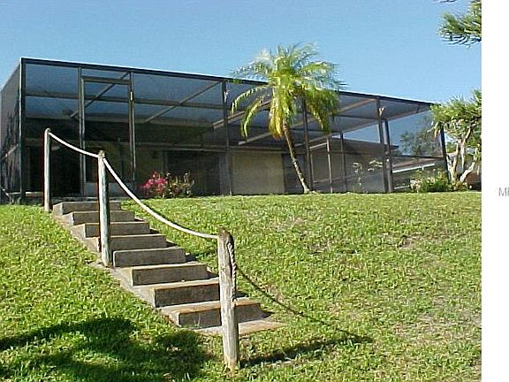 4th image of 581 Clearview Dr