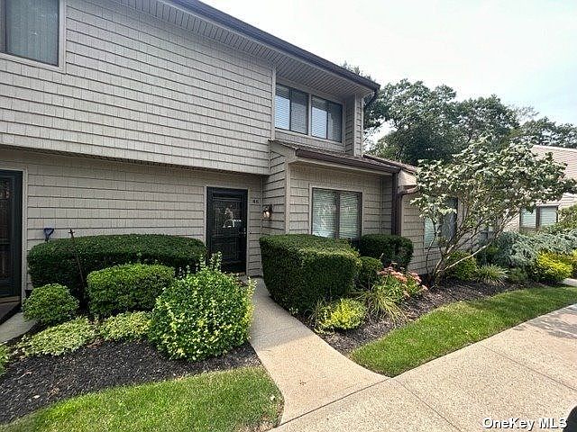 1st image of 46 Stanford Ct