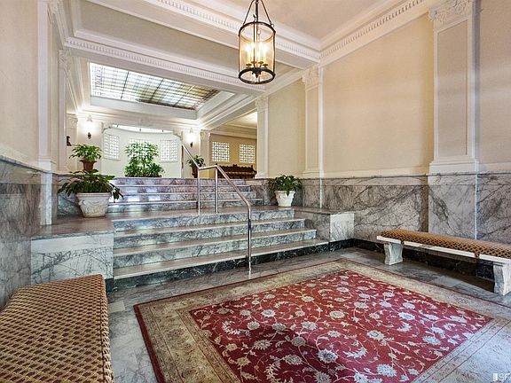 2nd image of 2111 Hyde St #306