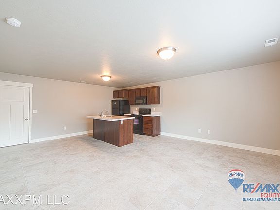 3rd image of 14353 S Cobden Ct