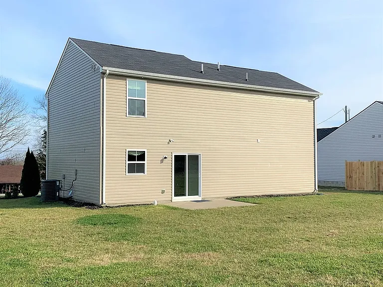 275 Hollandale Rd — Photo 2