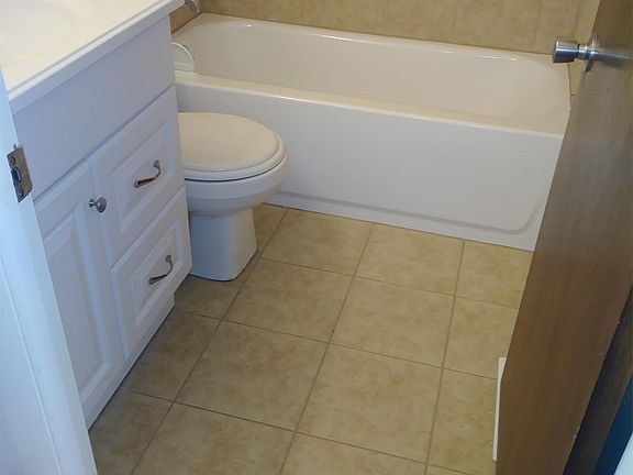 5th image of 1405 Coffman St APT 6