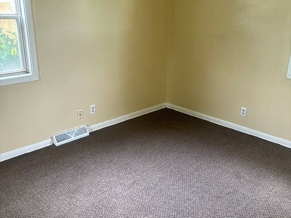 5th image of 413 Bellarmine Dr W